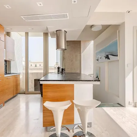 Penthouse With Jacuzzi & Panoramic Views - Heart Of Valletta Exterior photo