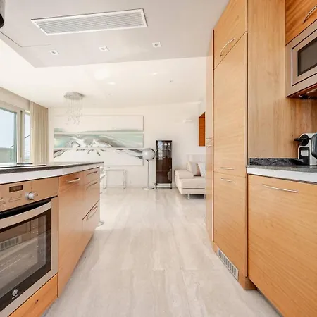 Penthouse With Jacuzzi & Panoramic Views - Heart Of Valletta Exterior photo