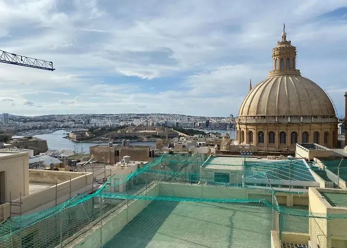 Penthouse With Jacuzzi & Panoramic Views - Heart Of Valletta
